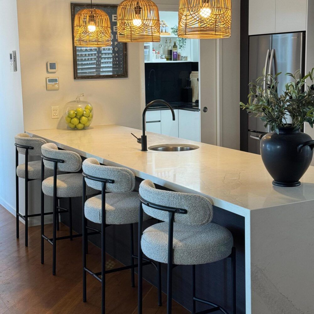 Modern kitchen with a island and bar stools